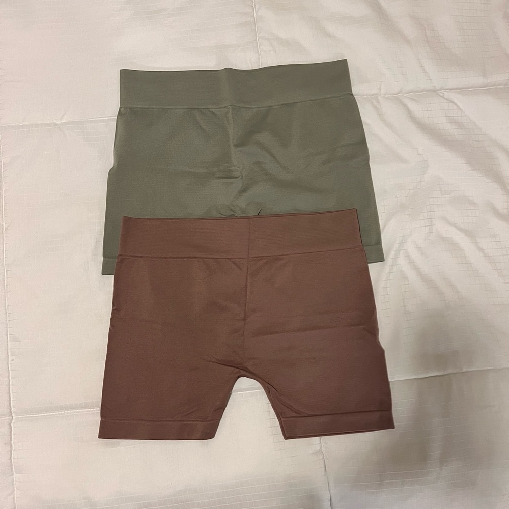 Naturyl by Niykee basic booty short